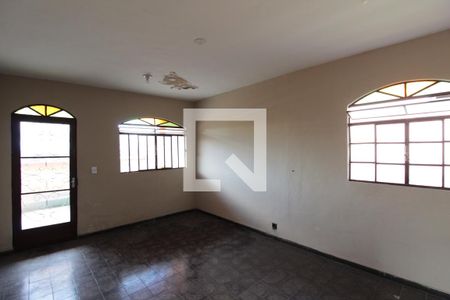 Sala de casa à venda com 5 quartos, 360m² em Céu Anil (justinópolis), Belo Horizonte