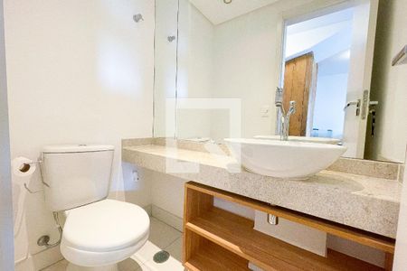 Lavabo de apartamento para alugar com 2 quartos, 88m² em Vila Madalena, São Paulo