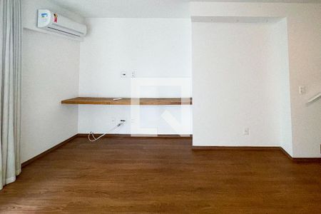 Sala de apartamento para alugar com 2 quartos, 88m² em Vila Madalena, São Paulo
