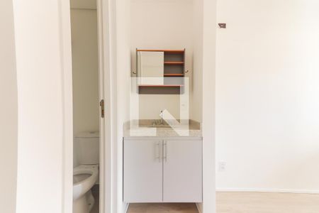 Banheiro de kitnet/studio para alugar com 1 quarto, 20m² em Butantã, São Paulo
