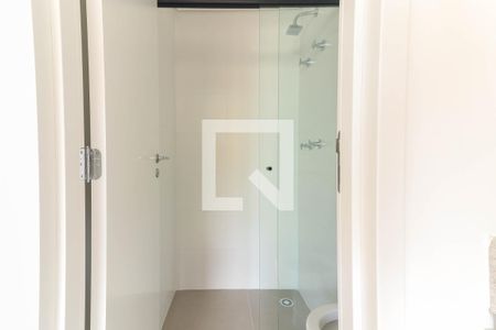 Banheiro de kitnet/studio para alugar com 1 quarto, 20m² em Butantã, São Paulo