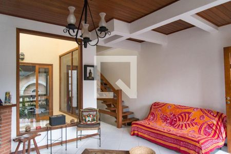 Foto 01 de casa à venda com 3 quartos, 240m² em Paraíso do Morumbi, São Paulo