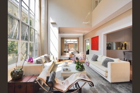 Casa à venda com 4 quartos, 500m² em Fazenda Morumbi, São Paulo