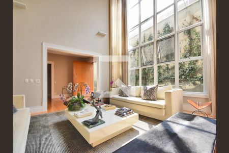 Casa à venda com 4 quartos, 500m² em Fazenda Morumbi, São Paulo