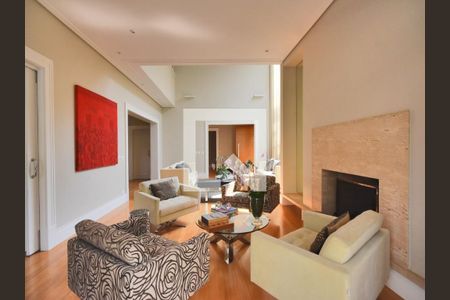 Casa à venda com 4 quartos, 500m² em Fazenda Morumbi, São Paulo