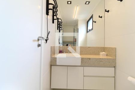 Banheiro de kitnet/studio à venda com 1 quarto, 21m² em Indianópolis, São Paulo