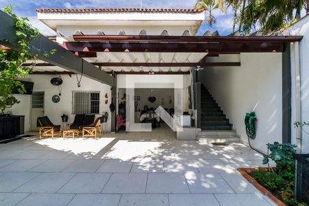 Garagem de casa à venda com 3 quartos, 358m² em Jardim Londrina, São Paulo