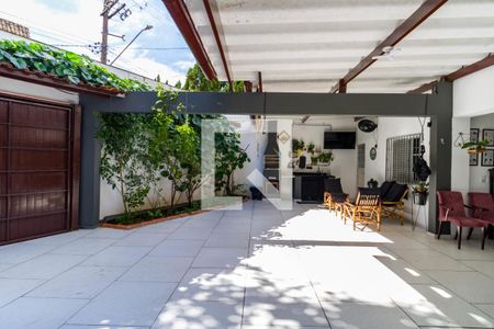 Garagem de casa à venda com 3 quartos, 358m² em Jardim Londrina, São Paulo