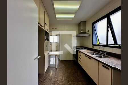 Cozinha de apartamento para alugar com 3 quartos, 216m² em Cidade Monções, São Paulo