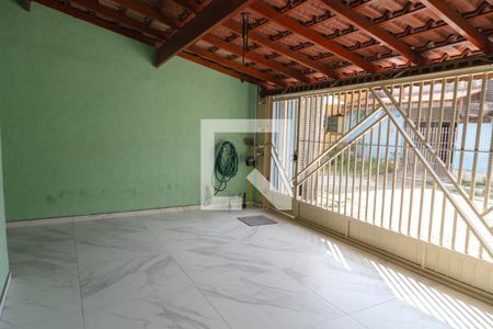 Garagem de casa à venda com 3 quartos, 156m² em Vila Galvão, Guarulhos
