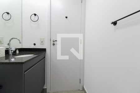 Banheiro de kitnet/studio para alugar com 1 quarto, 28m² em Indianópolis, São Paulo