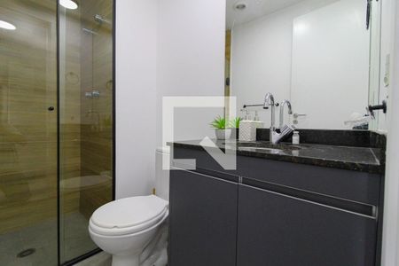 Banheiro de kitnet/studio para alugar com 1 quarto, 28m² em Indianópolis, São Paulo