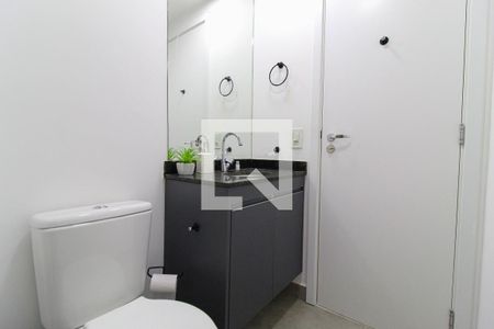 Banheiro de kitnet/studio para alugar com 1 quarto, 28m² em Indianópolis, São Paulo