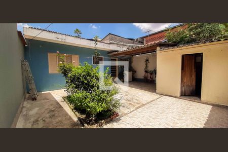 Quintal de casa à venda com 2 quartos, 221m² em Centro, Osasco