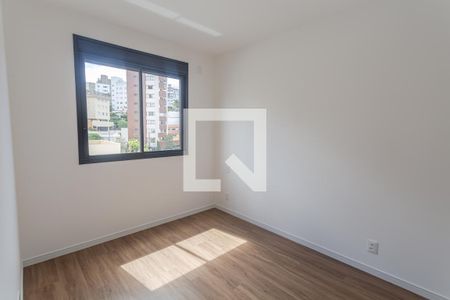 Suíte 1 de apartamento à venda com 2 quartos, 61m² em Grajaú, Belo Horizonte