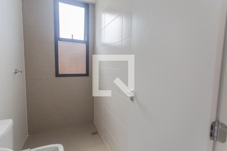 Banheiro da Suíte 1 de apartamento à venda com 2 quartos, 61m² em Grajaú, Belo Horizonte