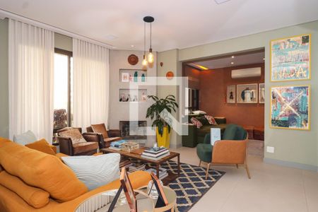 Sala de apartamento à venda com 3 quartos, 240m² em Real Parque, São Paulo