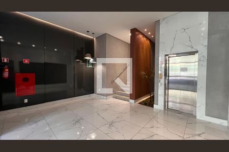 Hall de entrada de apartamento à venda com 2 quartos, 107m² em Centro, Belo Horizonte
