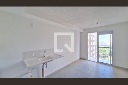 Sala/Cozinha de apartamento para alugar com 2 quartos, 35m² em Parque Industrial Tomas Edson, São Paulo