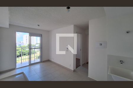 Sala de apartamento para alugar com 2 quartos, 35m² em Parque Industrial Tomas Edson, São Paulo