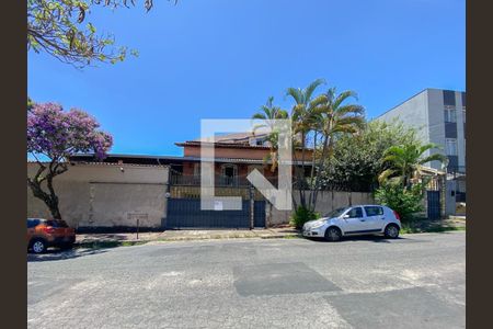 Fachada de casa à venda com 6 quartos, 530m² em Santa Amelia, Belo Horizonte