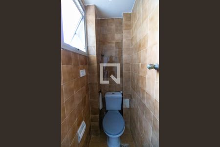 Banheiro de serviço de apartamento à venda com 2 quartos, 65m² em Fonseca, Niterói