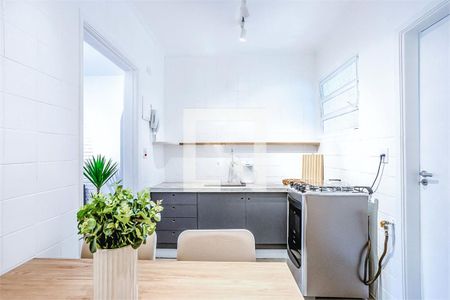 Apartamento à venda com 3 quartos, 75m² em Vila Cordeiro, São Paulo