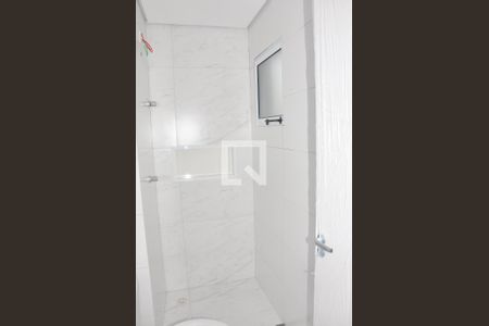 Banheiro  de apartamento à venda com 2 quartos, 28m² em Vila Mangalot, São Paulo
