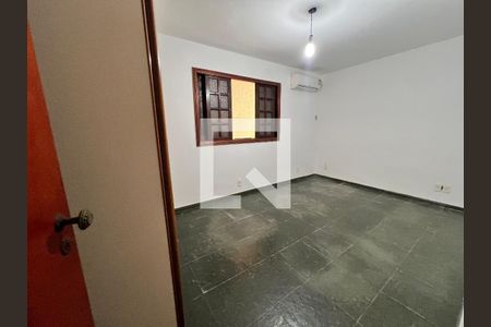 Quarto de casa à venda com 3 quartos, 322m² em Taquara, Rio de Janeiro