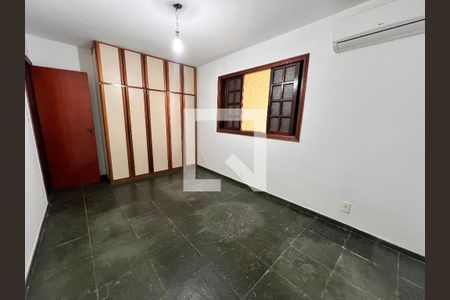 Quarto de casa à venda com 3 quartos, 322m² em Taquara, Rio de Janeiro