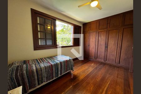Quarto 2 de casa à venda com 8 quartos, 400m² em Mangabeiras, Belo Horizonte
