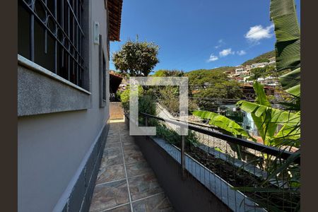 Varanda de casa à venda com 8 quartos, 400m² em Mangabeiras, Belo Horizonte