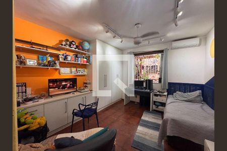 Casa à venda com 4 quartos, 500m² em Camboinhas, Niterói