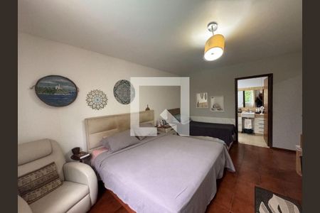 Casa à venda com 4 quartos, 500m² em Camboinhas, Niterói