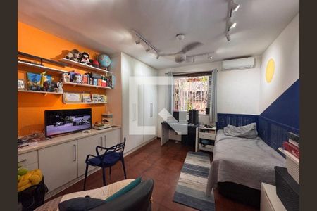 Casa à venda com 4 quartos, 500m² em Camboinhas, Niterói