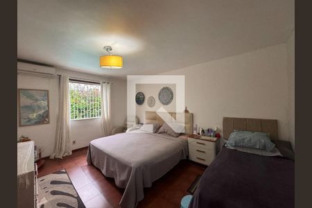 Casa à venda com 4 quartos, 500m² em Camboinhas, Niterói