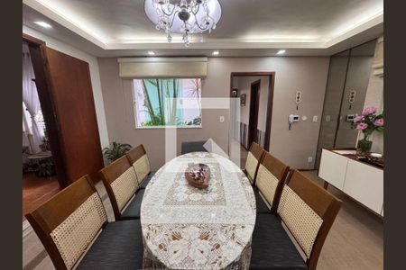 Casa à venda com 4 quartos, 500m² em Camboinhas, Niterói