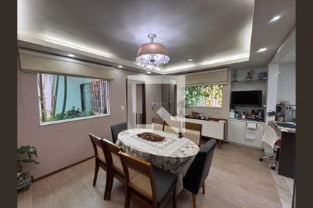 Casa à venda com 4 quartos, 500m² em Camboinhas, Niterói