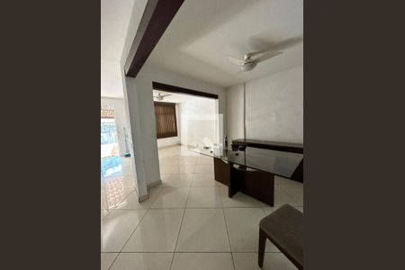 Casa à venda com 4 quartos, 66m² em Engenhoca, Niterói