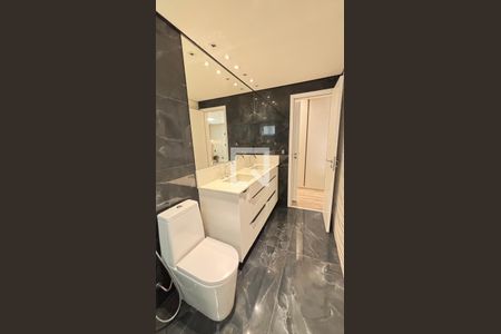 Banheiro da Suíte 1 de apartamento à venda com 3 quartos, 165m² em Jardim, Santo André