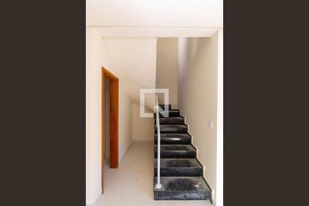 Escada de casa de condomínio à venda com 2 quartos, 76m² em Vila Formosa, São Paulo