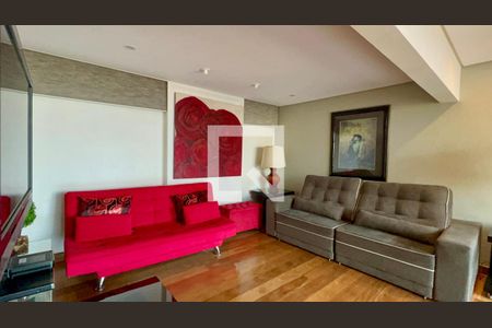 Sala de TV de apartamento à venda com 2 quartos, 200m² em Jardim Paulista, São Paulo