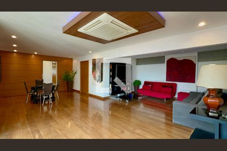 Sala de TV de apartamento à venda com 2 quartos, 200m² em Jardim Paulista, São Paulo