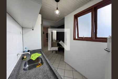 Cozinha de apartamento para alugar com 2 quartos, 30m² em Centro, São Leopoldo