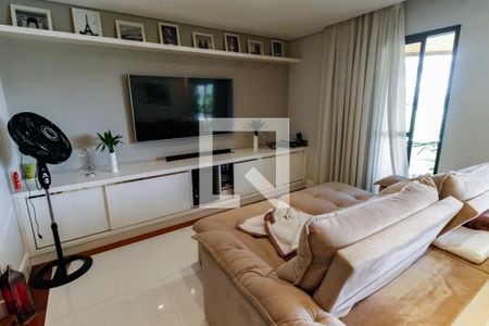 Sala de TV de apartamento à venda com 3 quartos, 176m² em Vila Suzana, São Paulo
