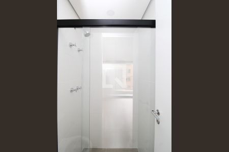 Banheiro de kitnet/studio para alugar com 1 quarto, 20m² em Butantã, São Paulo