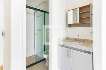 Banheiro de kitnet/studio para alugar com 1 quarto, 20m² em Butantã, São Paulo