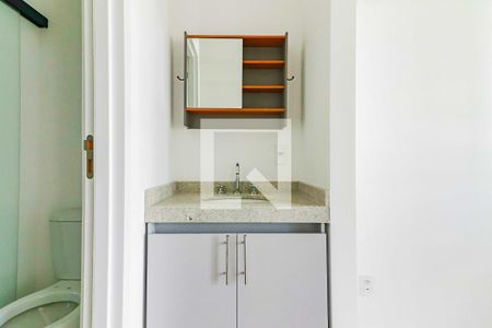 Banheiro de kitnet/studio para alugar com 1 quarto, 20m² em Butantã, São Paulo
