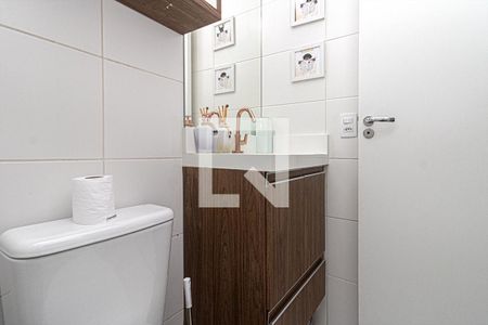 Banheiro de apartamento para alugar com 2 quartos, 33m² em Sacoma, São Paulo