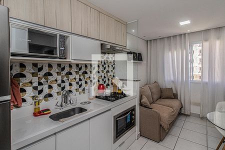 Sala/Cozinha/Área de Serviço de apartamento para alugar com 2 quartos, 33m² em Sacoma, São Paulo